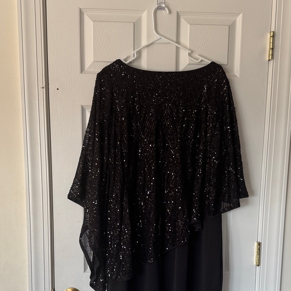 Elegant Black Asymmetrical Sequin Dress - Picture 8 of 9